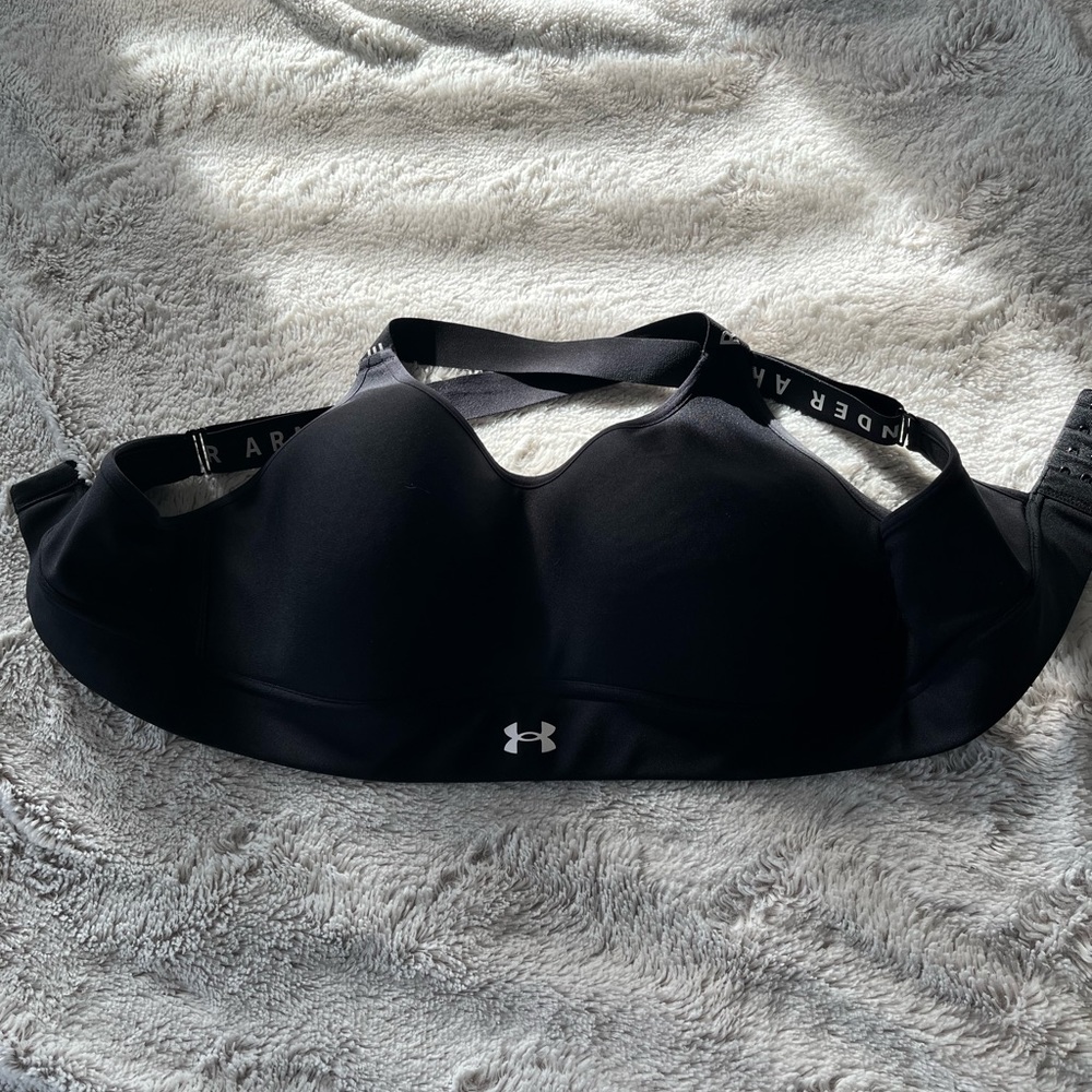 Under Armor Sports Bra Size L